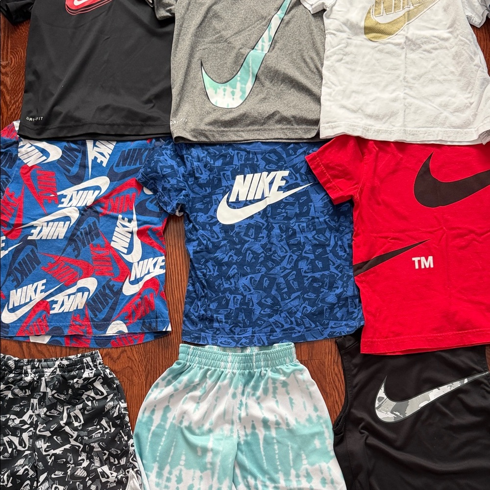 Nike boys T-Shirt and Shorts Collection - Black, Red, Blue - Picture 3 of 4